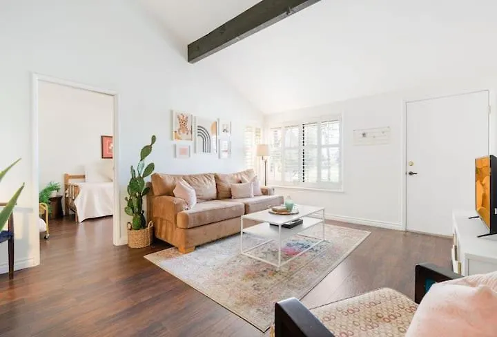 Modern Palm Springs Escape! Apartment